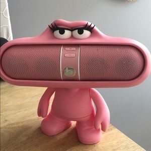 beats pill man